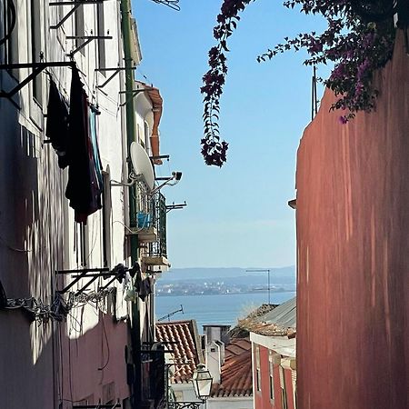 Quiet Street Alfama Apartment Lisbon Luaran gambar