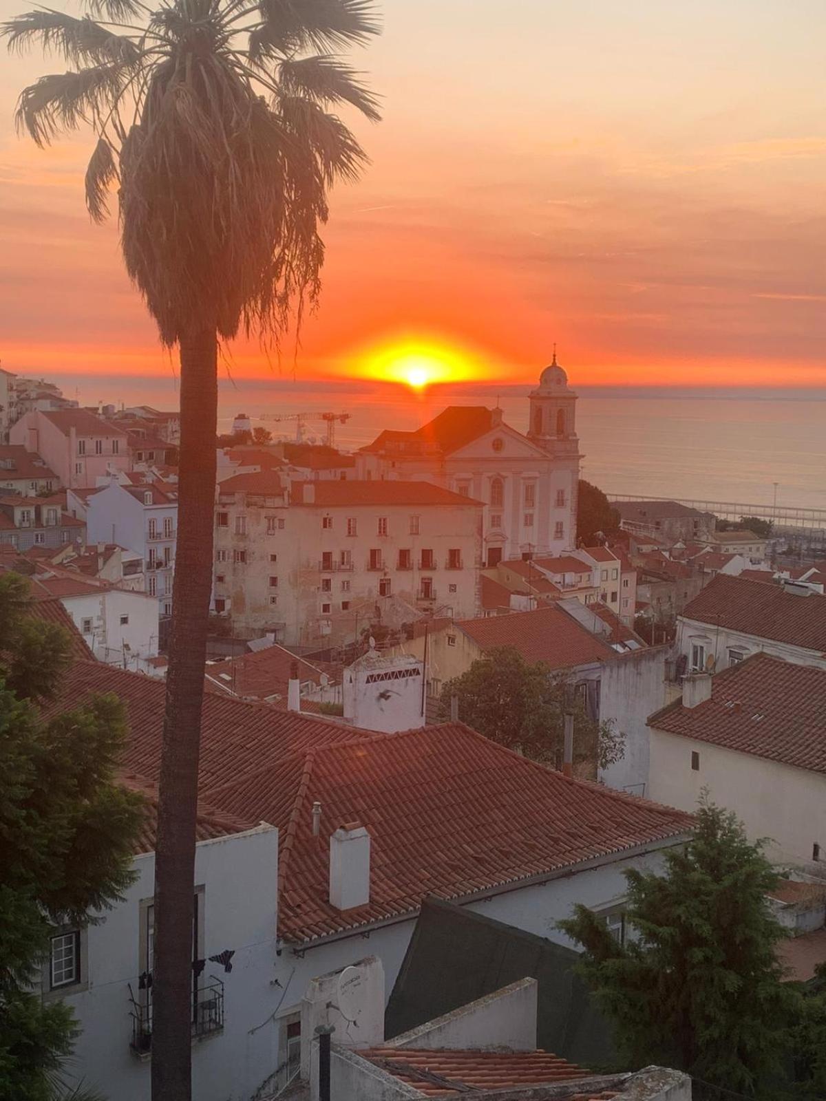 Quiet Street Alfama Apartment Lisbon Luaran gambar