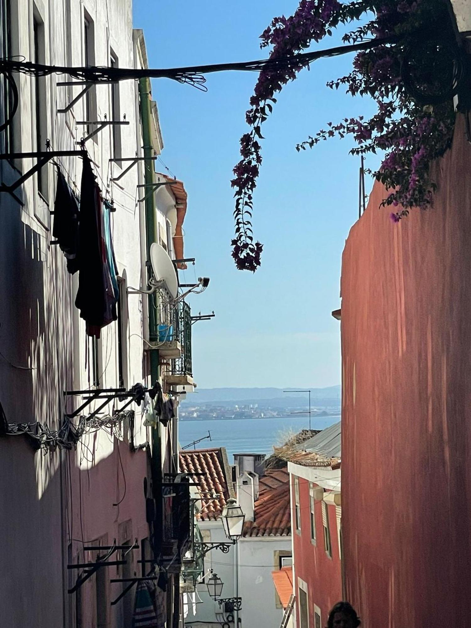 Quiet Street Alfama Apartment Lisbon Luaran gambar